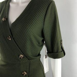 NWT green ribbed button dress Blu Pepper